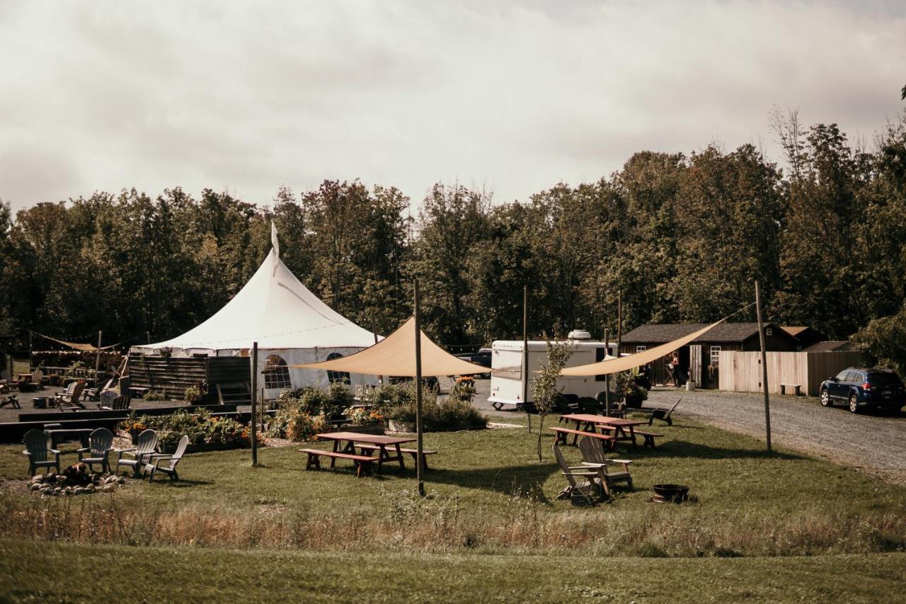 Отель Firelight Camps Итака Экстерьер фото
