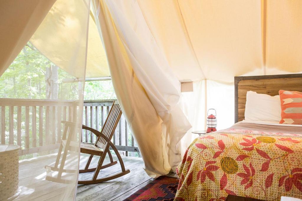 Отель Firelight Camps Итака Экстерьер фото