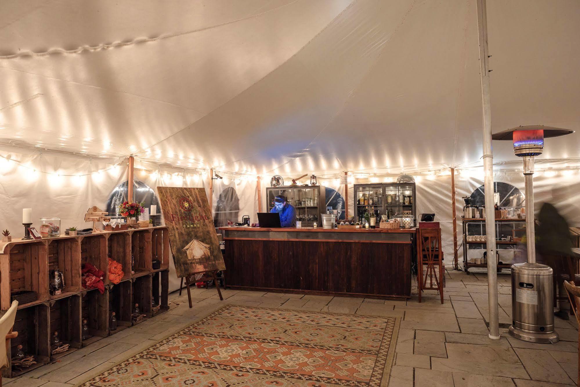 Отель Firelight Camps Итака Экстерьер фото