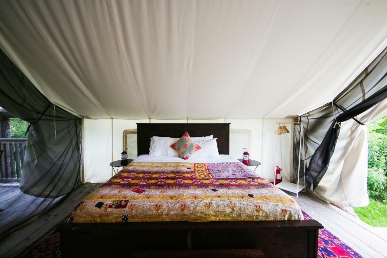 Отель Firelight Camps Итака Экстерьер фото