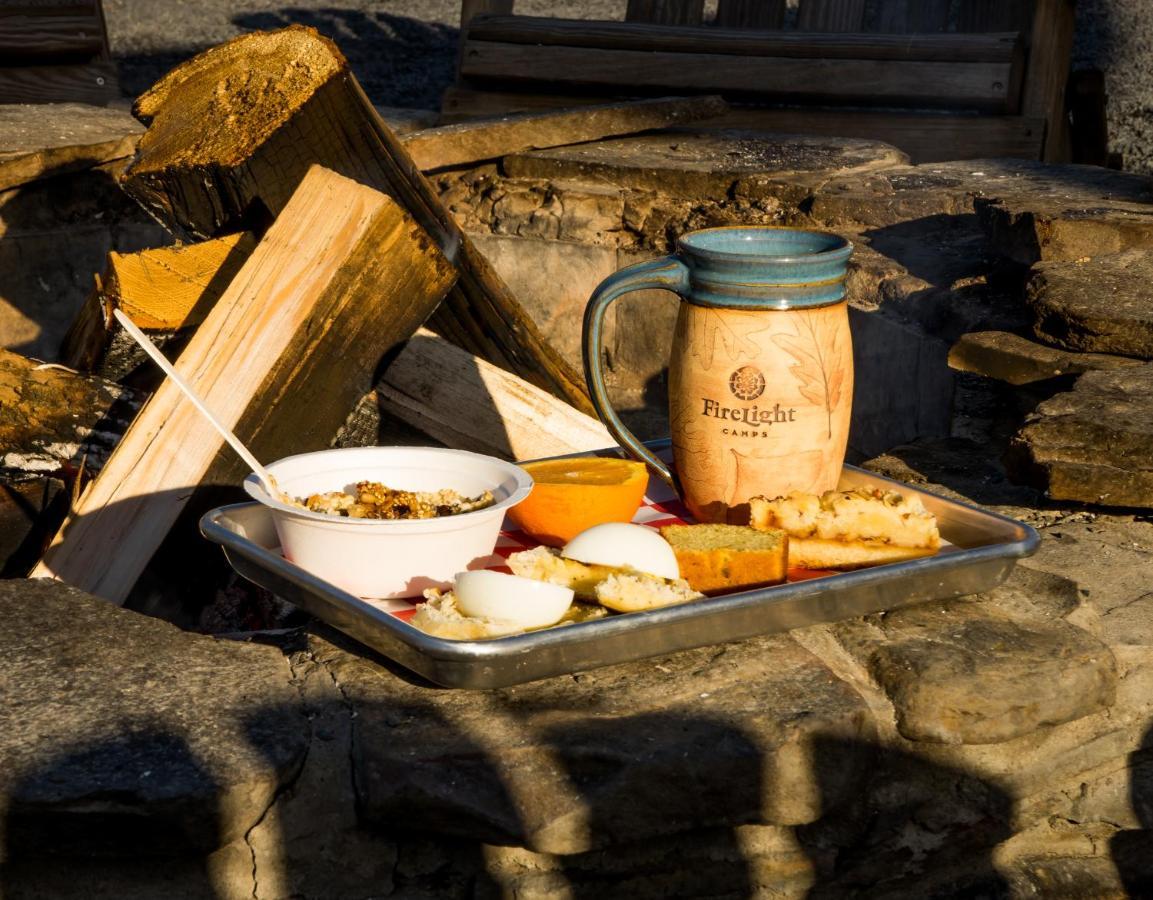 Отель Firelight Camps Итака Экстерьер фото